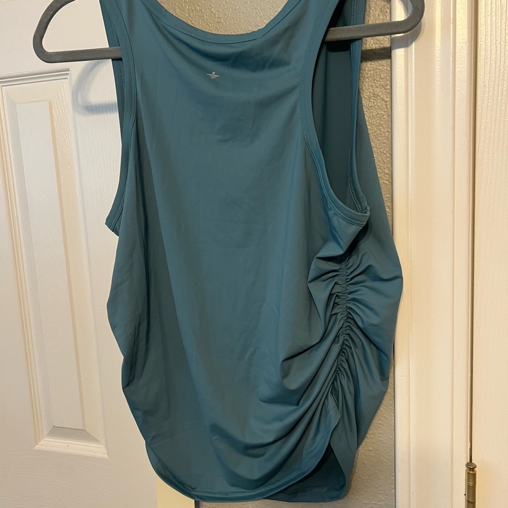 HALARA Round Neck Racerback Ruched Yoga Tank Top - Picture 5 of 7
